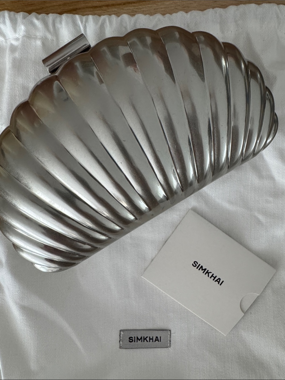Metallic Shell-Shape Evening Clutch - Silver - Picture 5 of 5